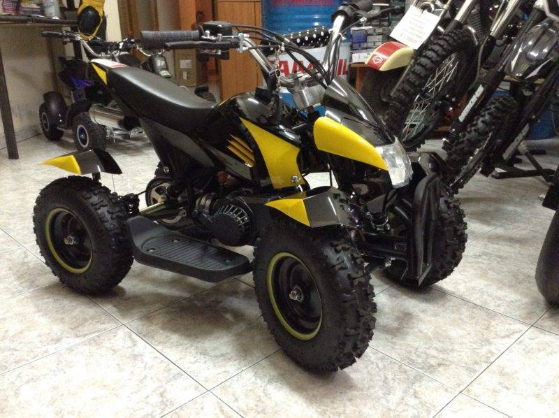 MINI QUAD COBRA 50cc 2T RUOTA 6" AVVIAMENTO ELETTRICO LUCI TELECOMANDO
