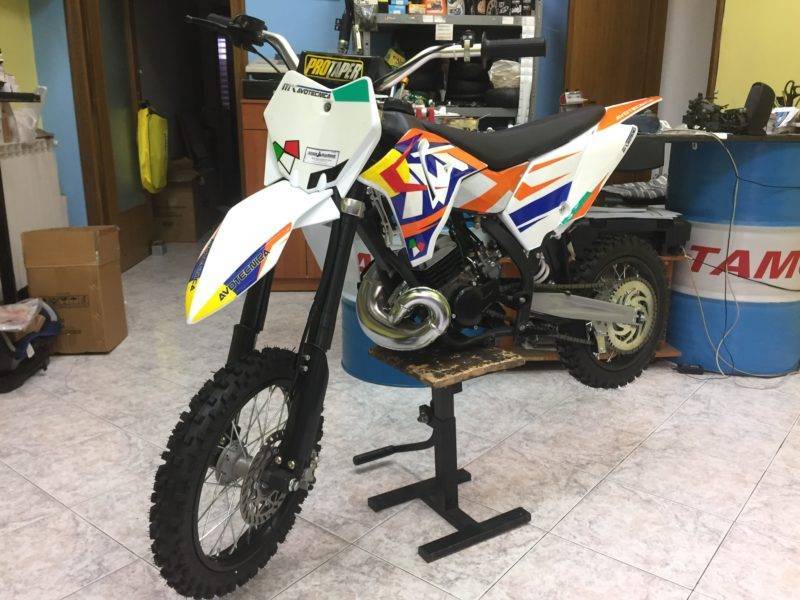 MINI CROSS 50CC 2T RUOTA 14" 12" XXL AVVIAMENTO A PEDALE,CARBURATORE 18 - immagine 4