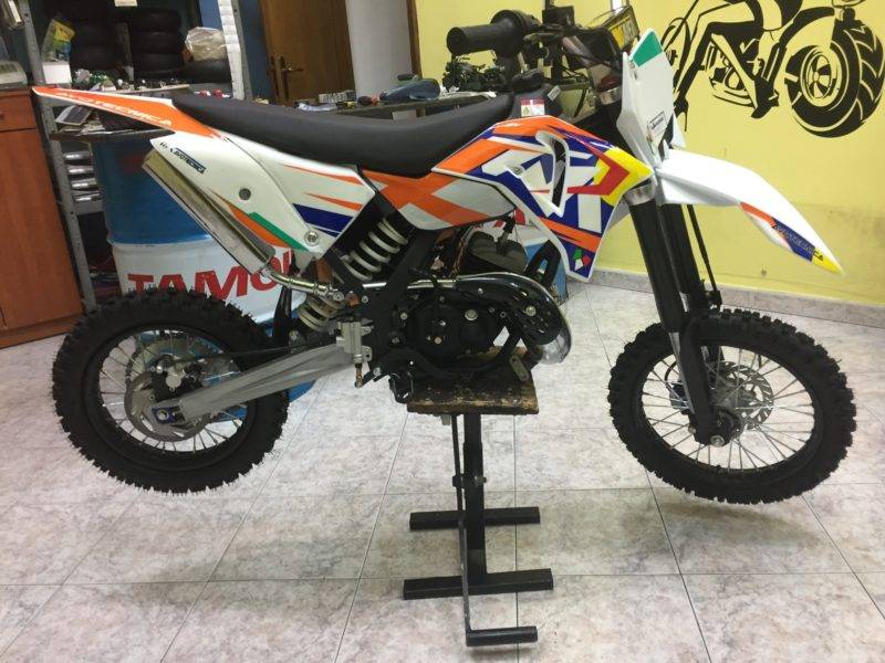 MINI CROSS 50CC 2T RUOTA 14" 12" XXL AVVIAMENTO A PEDALE,CARBURATORE 18 - immagine 2