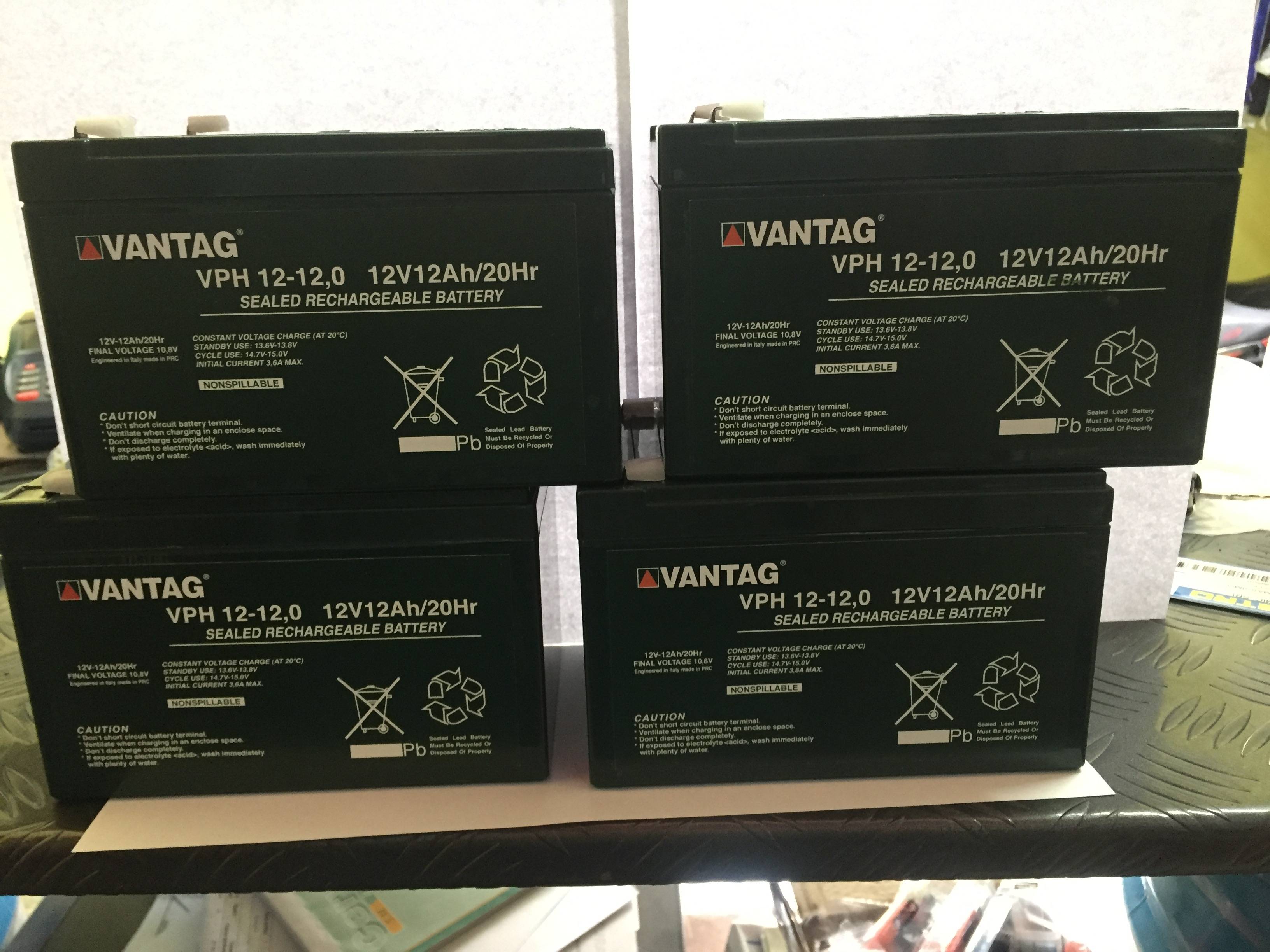 PACCO DI 4 BATTERIE 12ah X 48V VANTAG