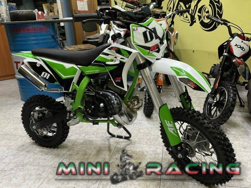 MINI CROSS 50CC 2T RUOTA 14" 12" AVVIAMENTO A PEDALE,CARBURATORE 18 - immagine 5